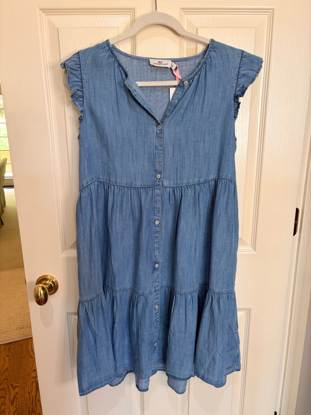 Girl’s Vineyard Vines Blue Chambray Tiered Button Dress size L (12/14)